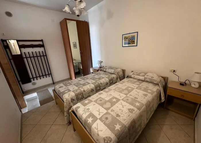 Conte Cavour Nocleg ze śniadaniem