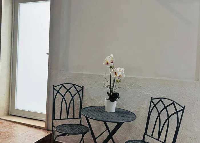 Conte Cavour Nocleg ze śniadaniem