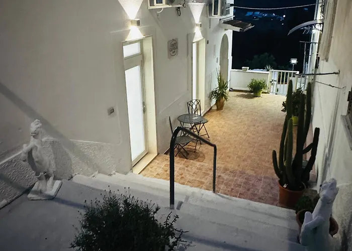 Conte Cavour Nocleg ze śniadaniem