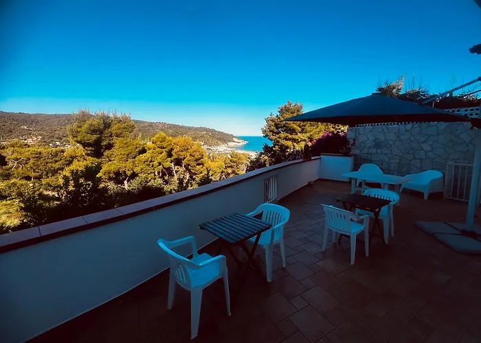 Conte Cavour Nocleg ze śniadaniem