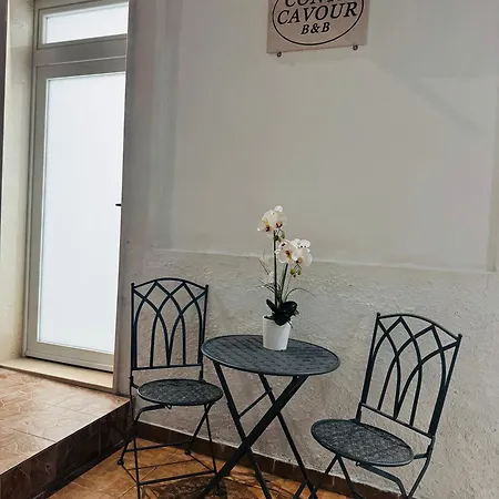 Conte Cavour Nocleg ze śniadaniem