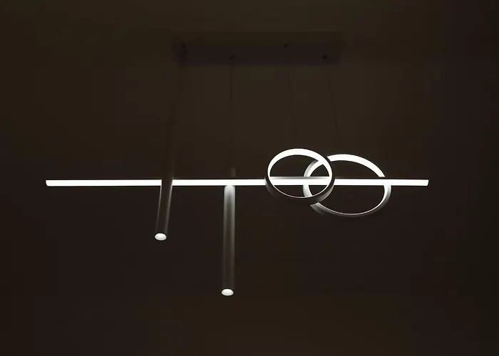 לינה וארוחת בוקר Conte Cavour 3*